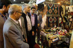 یازدهمین نمایشگاه صنایع دستی ایران و دومین نمایشگاه تخصصی زیلو، حصیر و زیراندازهای سنتی از عصر دیروز در یزد آغاز بکار کرد.