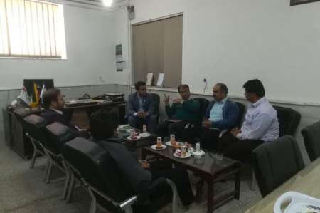 نشست مشترک با تعدادی از گلخانه داران شهرستان اشکذر برگزار شد