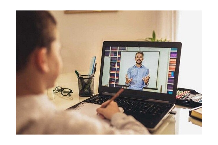 تداوم برگزاری دوره‌های رایگان آموزشی جهاددانشگاهی یزد به ویژه در ایام جنگ