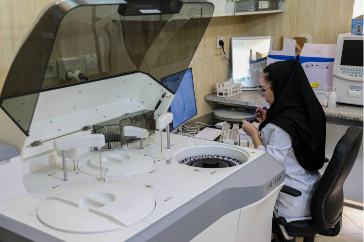 تجهیز آزمایشگاه جهاد دانشگاهی یزد به فناوری‌های نوین/ ۳ دهه خدمت جهادی بدون تعطیلی و وقفه