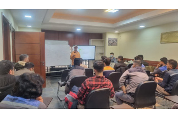 توانمندسازی نیروی انسانی صنعت؛ دوره نمونه‌برداری جهاددانشگاهی یزد در چادرملو برگزار شد