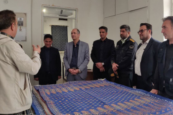 بازدید مقامات استان یزد و شهرستان میبد از خانه زیلو جهاددانشگاهی و نمایشگاه هنر زیلوبافی در میبد